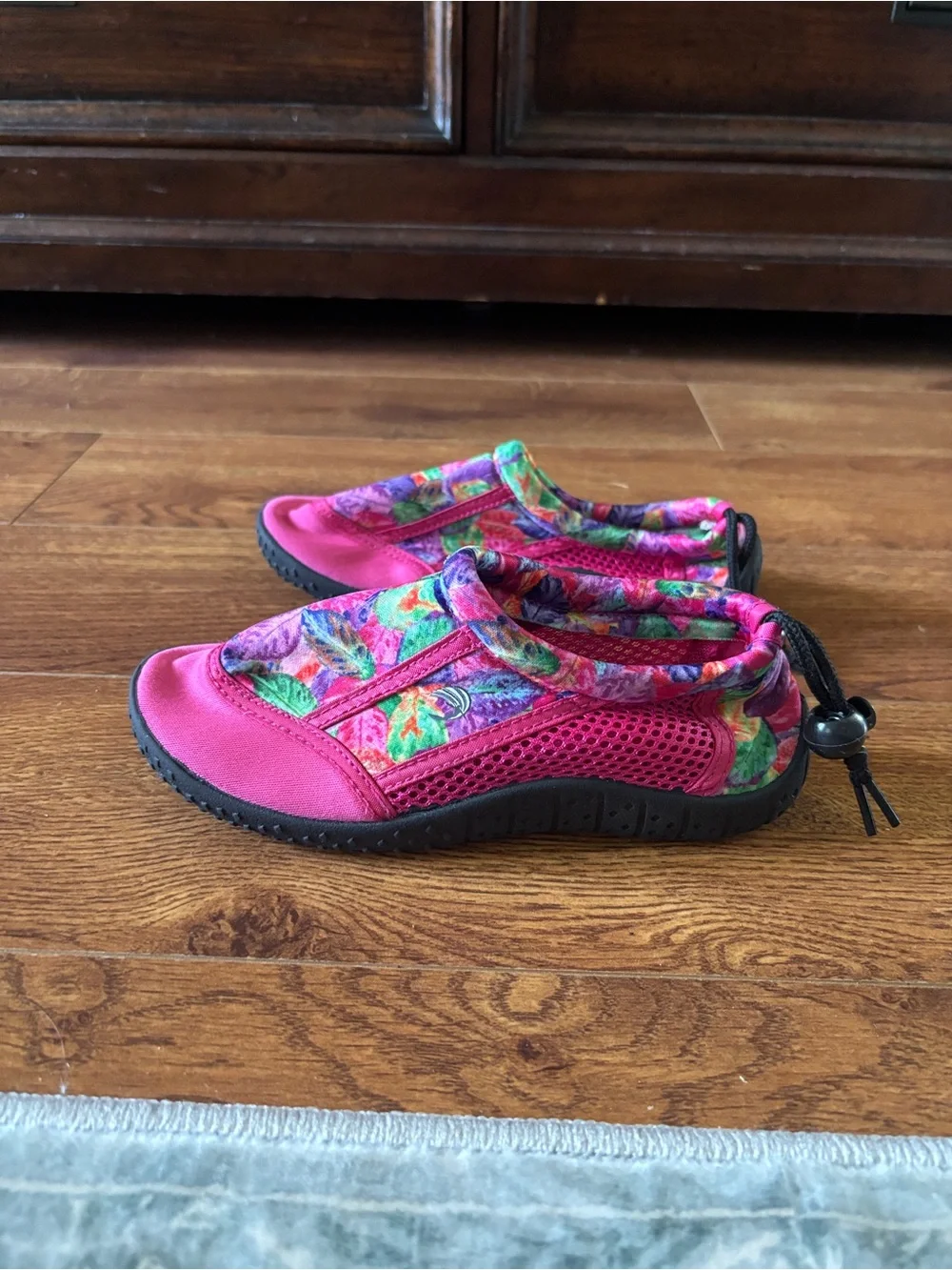 Girls' Pink Floral-Accent Water Shoes with Bungee Closure in size 13